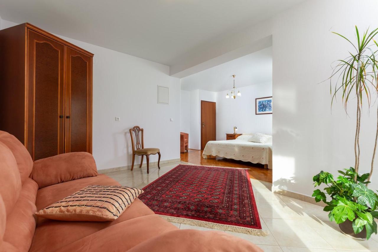 Holiday Apartment Suzana Rovinj Exteriör bild